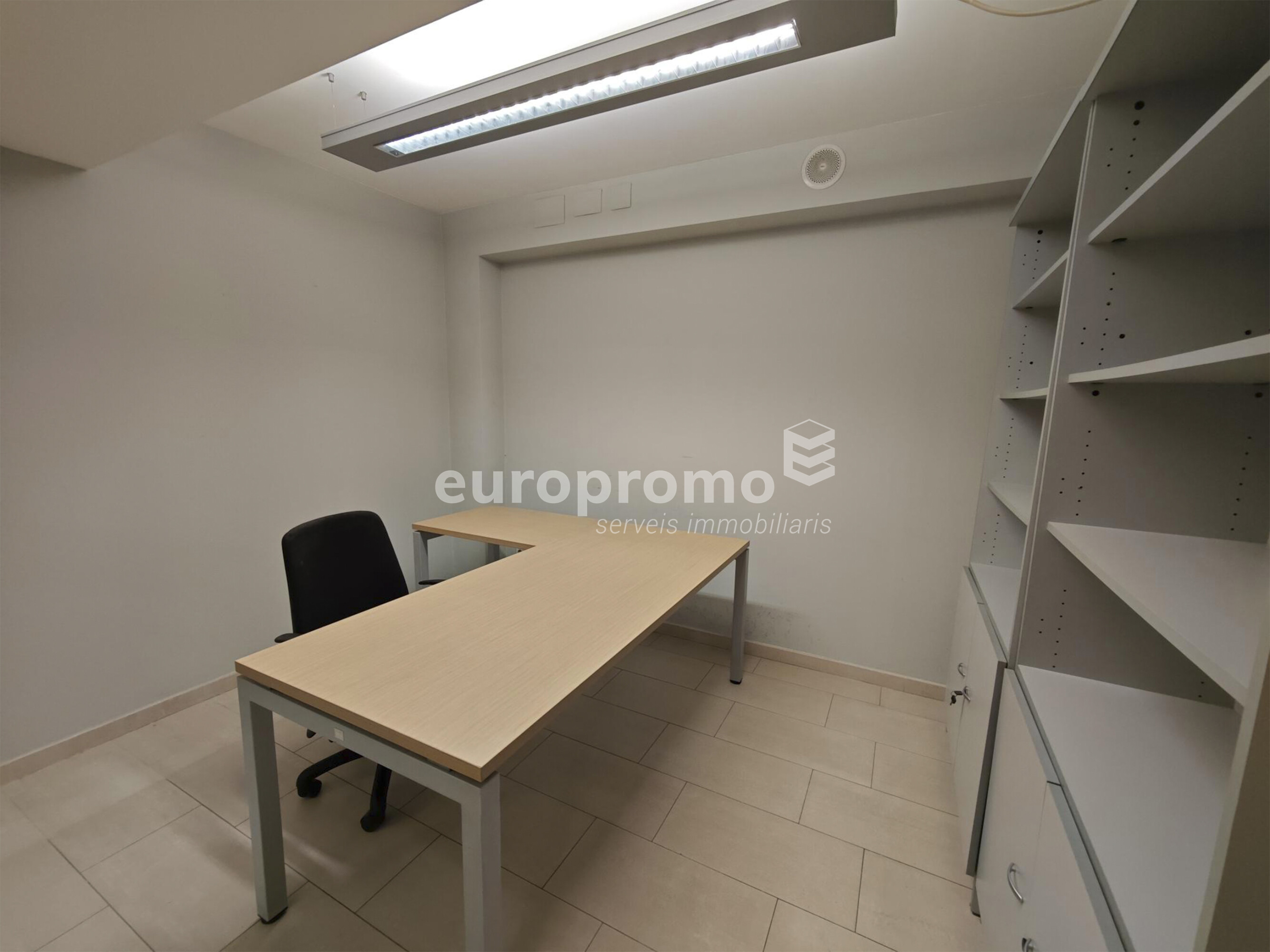 Local de 400m2 situat al centre de Girona!